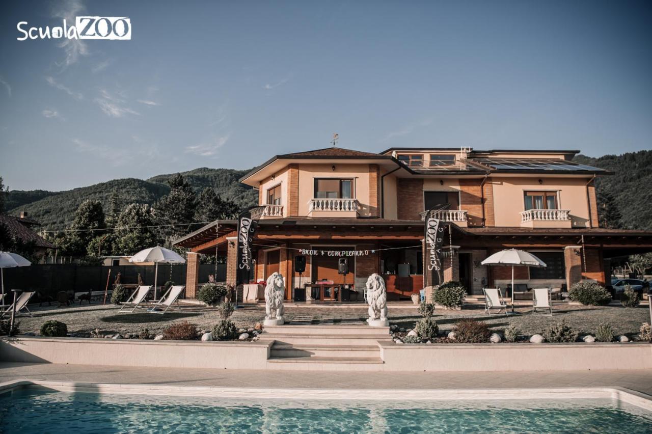 La Villa Guest House Capitignano Exterior photo