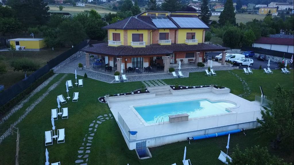 La Villa Guest House Capitignano Exterior photo